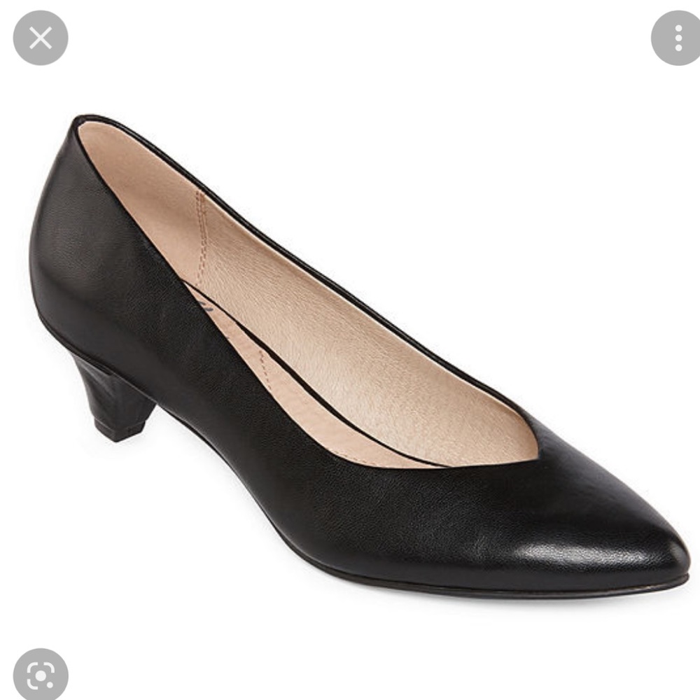 Royu Wylie Slip On Leather Pointed Toe Kitten Heel Memory Foam Pumps